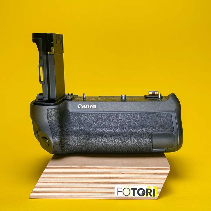 Set Canon EOS R + RF 24-105 mm f/4-7,1 IS STM + grip BG-E22