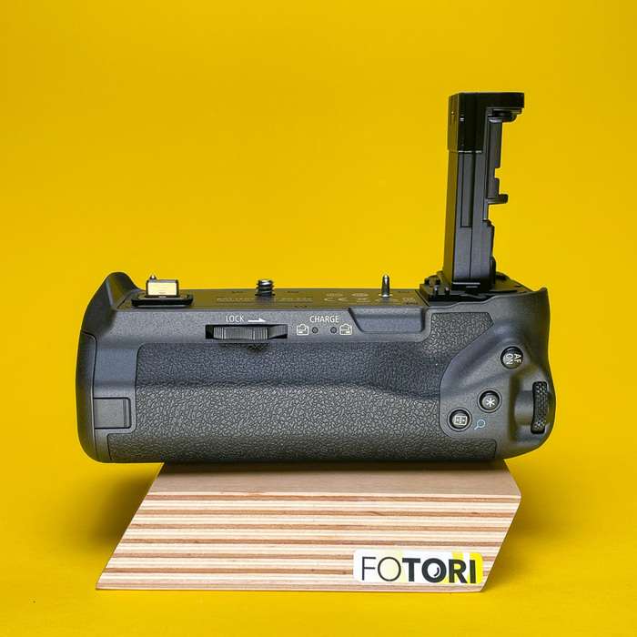 Set Canon EOS R + RF 24-105 mm f/4-7,1 IS STM + grip BG-E22