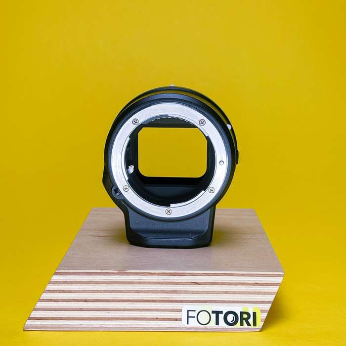 Nikon FTZ adaptér |