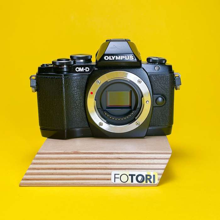 Set Olympus OM-D E-M10 + M.Zuiko 14-42 mm f/3,5-5,6 II R | v5ng20343