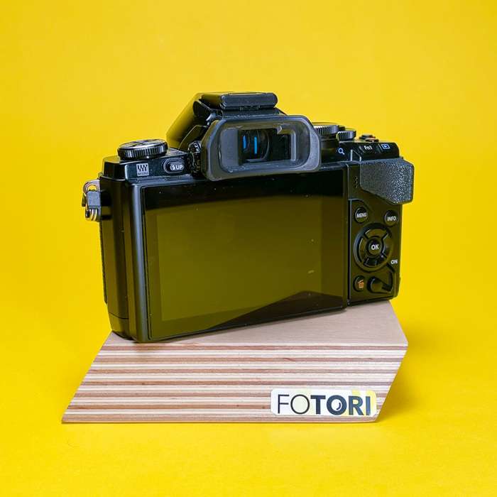 Set Olympus OM-D E-M10 + M.Zuiko 14-42 mm f/3,5-5,6 II R | v5ng20343