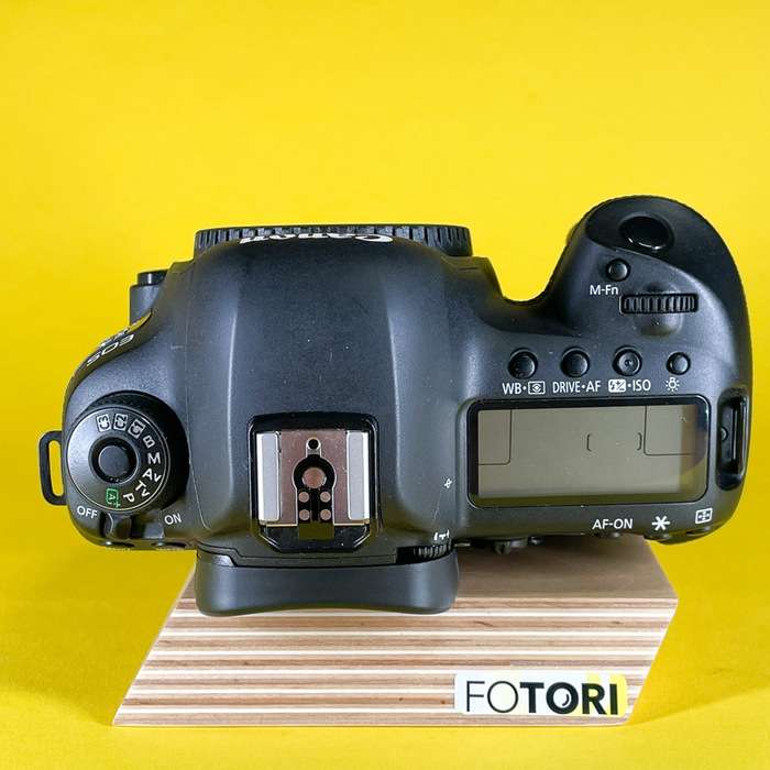 Canon EOS 5D Mark IV | 433038000813