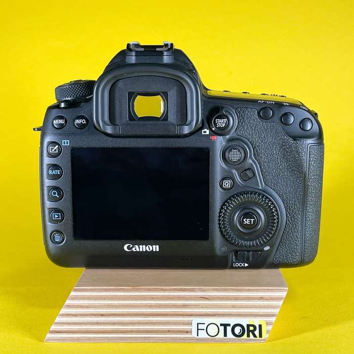Canon EOS 5D Mark IV | 433038000813