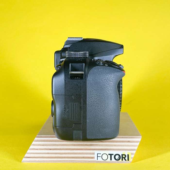 Nikon D3400 | 6192205