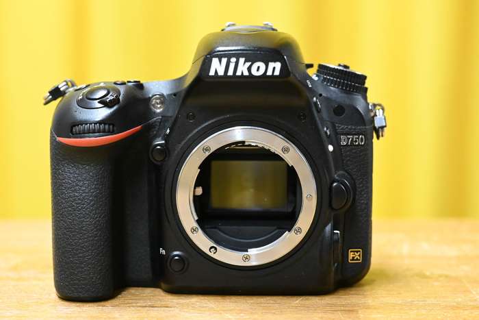 Nikon D750 | náhradní baterie | grip