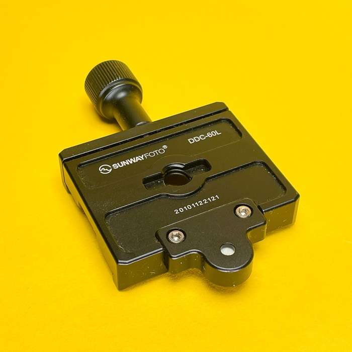 Rychloupínací svorka s vodováhou standardu Arca Swiss