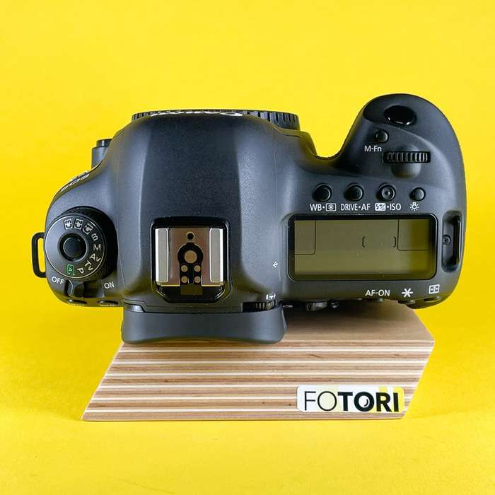 Canon EOS 5D Mark IV | 305057000700