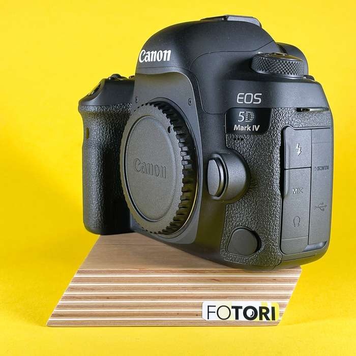 Canon EOS 5D Mark IV | 305057000700