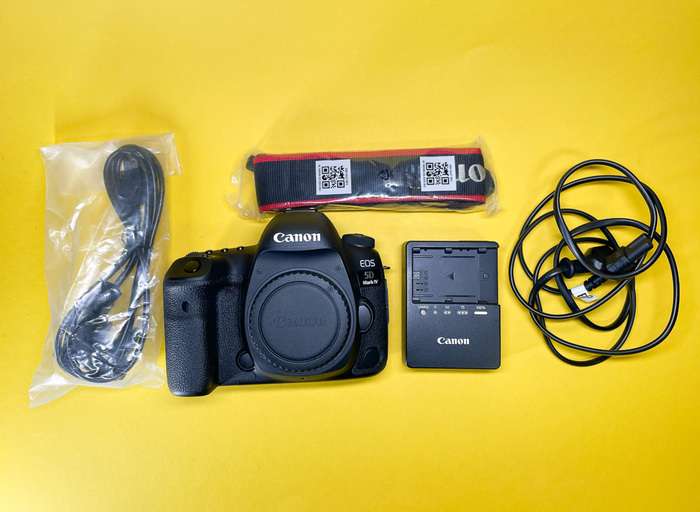 Canon EOS 5D Mark IV | 305057000700