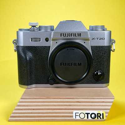 Fujifilm X-T20 | 2x baterie  + grip| 7BQ17755