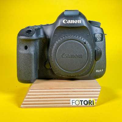 Canon 5D Mark III  + CF 64gb| 043023002895
