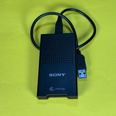 Sony kombinovaná čtečka paměťových karet CFexpress typu B / XQD | MRW-G1