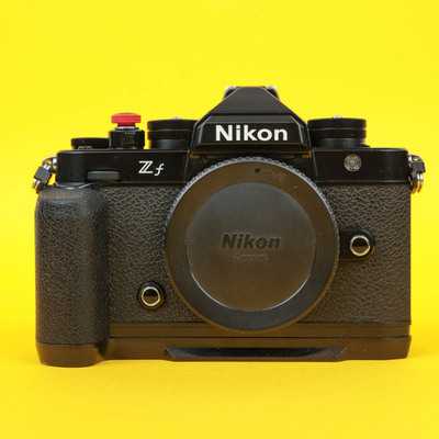 Nikon Z f tělo + grip + baterie  | 6000975