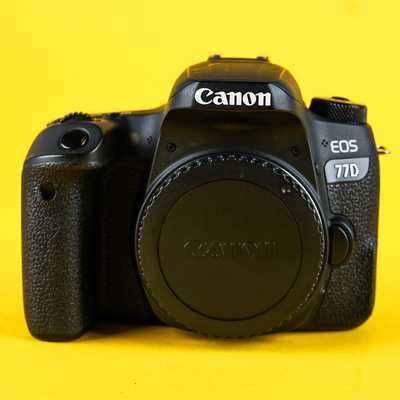 Canon EOS 77D + 2 baterie a nabíječka | 083031003710