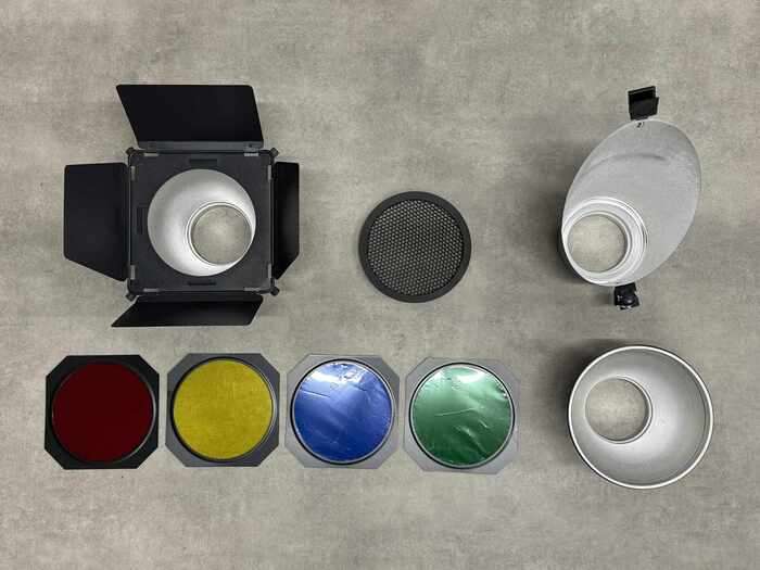 Ateliér + podcast studio + bar