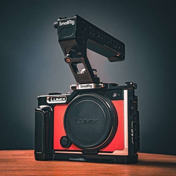 Panasonic Lumix DC-S9 + klec