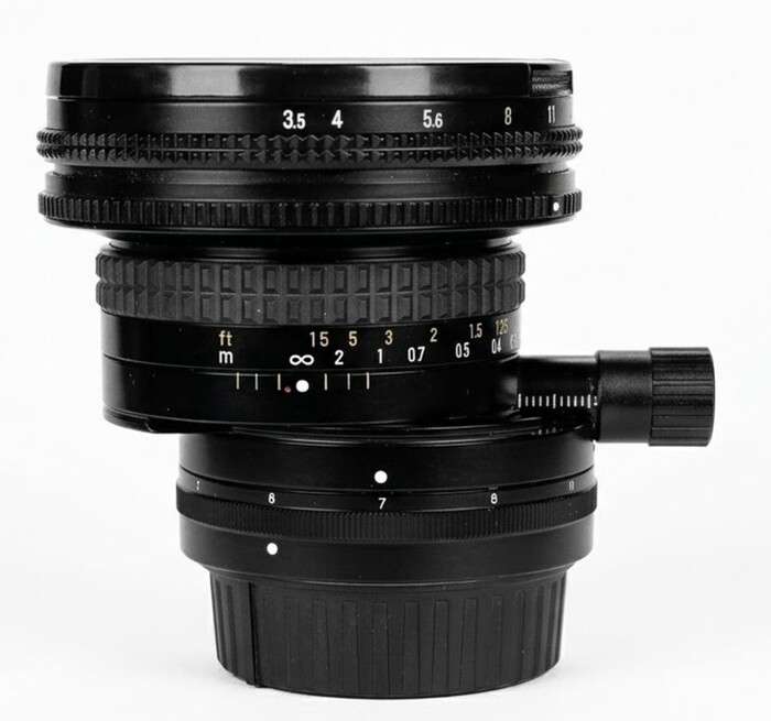 Nikon PC-Nikkor 28mm f/3.5 | Shift
