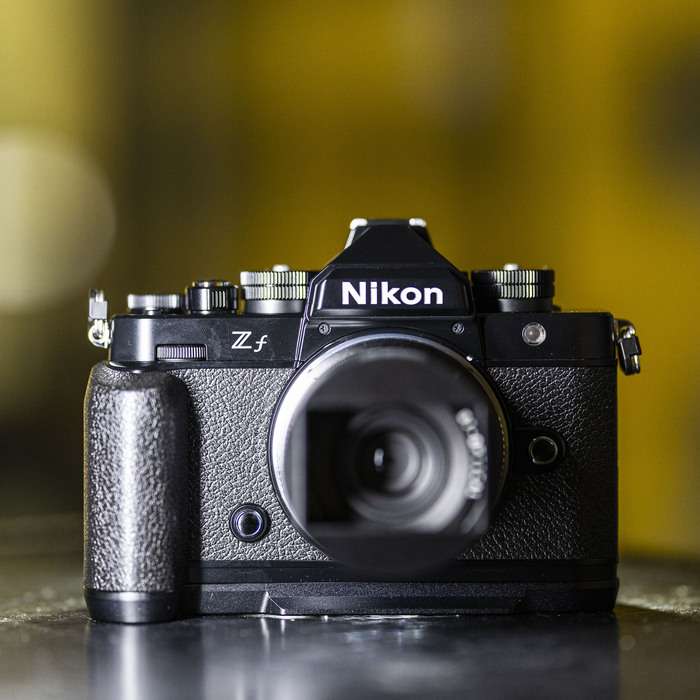 Nikon Z f tělo + TTArtisan AF 32mm f 2,8 + Smallrig girp