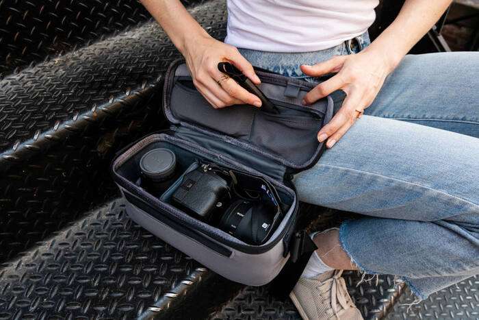 Gomatic Peter McKinnon Luma Camera Sling 9L, Stone |  Brašna přes rameno