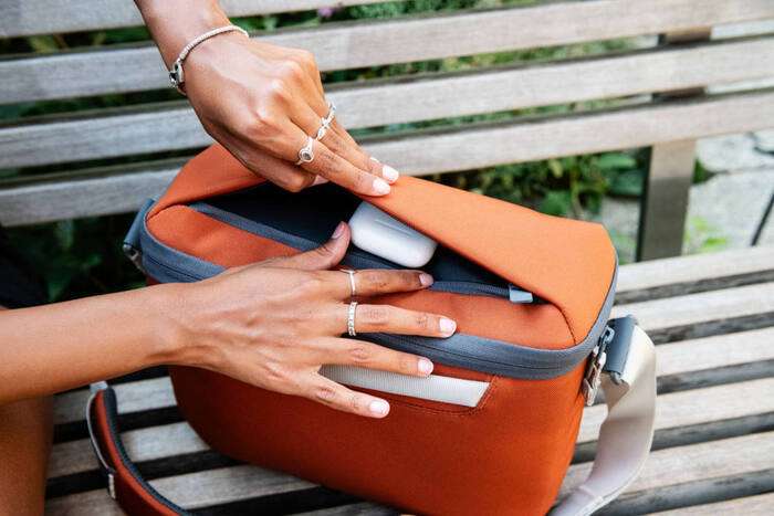 Gomatic Peter McKinnon Luma Camera Sling 12L, Stone | Brašna přes rameno