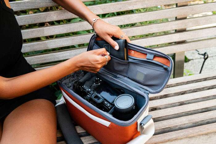 Gomatic Peter McKinnon Luma Camera Sling 12L, Black | Brašna přes rameno