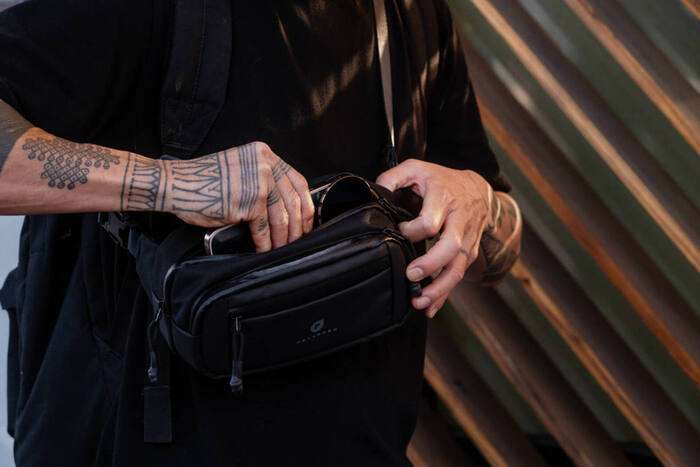 PolarPro  LiteChaser 16 Cross Body Sling Bag for iPhone 16 Pro | brašna na IPhone