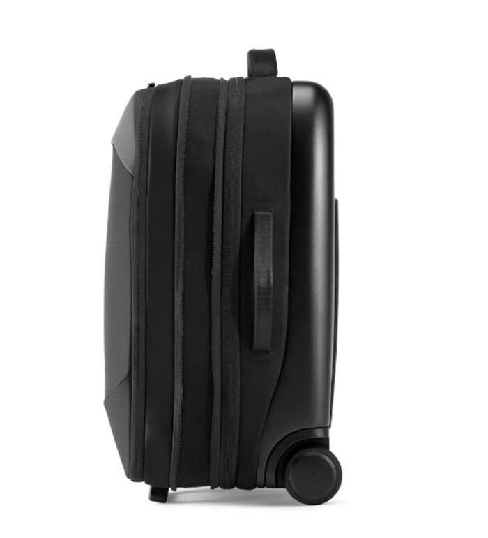 Gomatic  Navigator 37L Wheeled Expandable Carry-On Bag Black |  Cestovní kufr