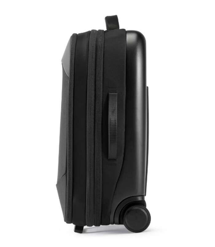 Gomatic  Navigator 37L Wheeled Expandable Carry-On Bag Black |  Cestovní kufr