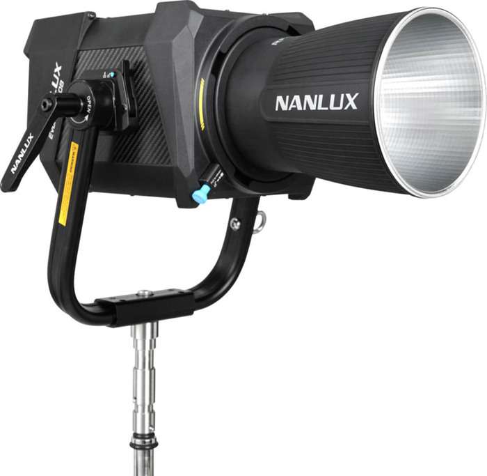 NanLux Evoke 1200B LED bodové světlo s taškou na kolečkách | Bi-Color Světlo