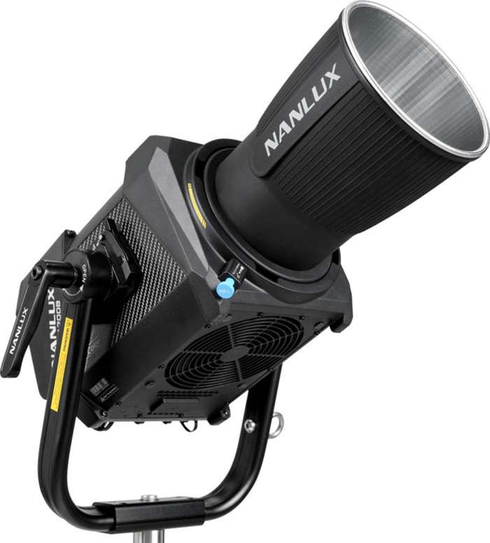 NanLux Evoke 1200B LED bodové světlo s taškou na kolečkách | Bi-Color Světlo