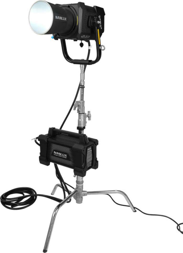 NanLux Evoke 1200B LED bodové světlo s taškou na kolečkách | Bi-Color Světlo