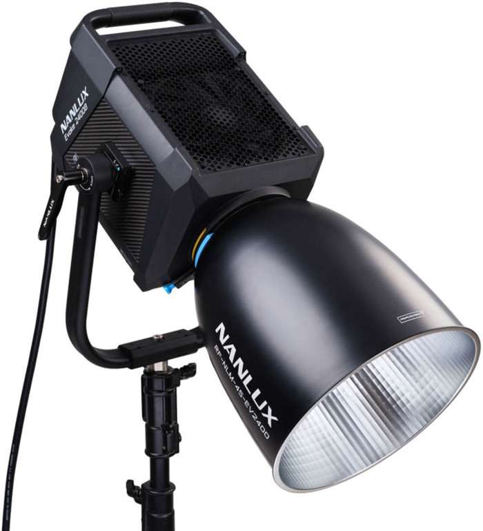 Nanlux Evoke 2400B Spot Light with 45° Reflector | Bi-Color světlo
