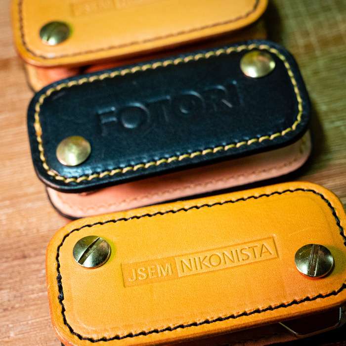 Kožená klíčenka Jsem Nikonista