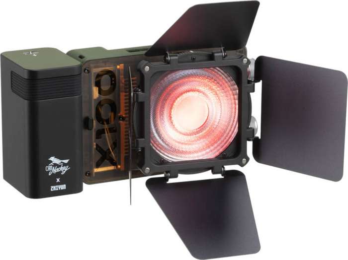 Zhiyun Molus LED X100RGB Pro Cob Light + Softbox