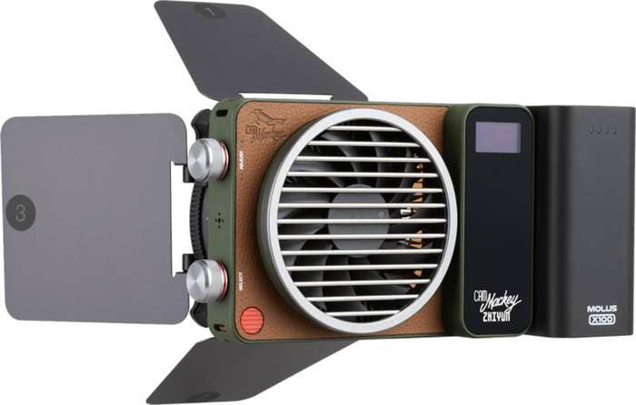 Zhiyun Molus LED X100RGB Pro Cob Light + Softbox