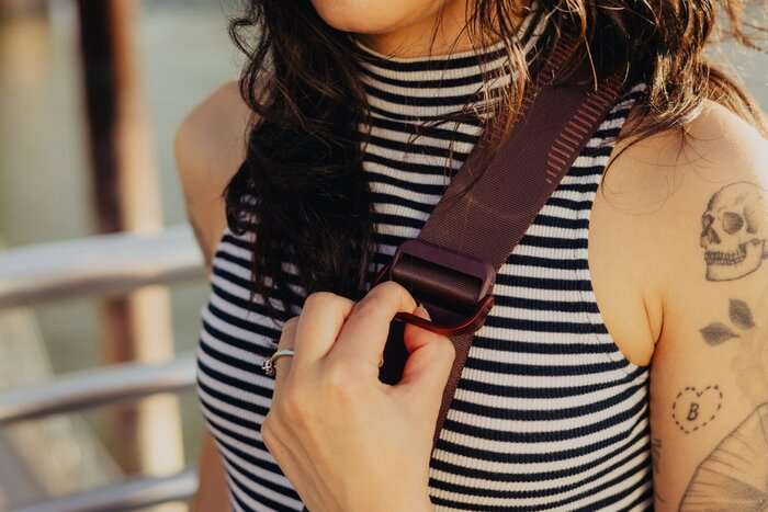 Peak Design Slide Eclipse (švestková)