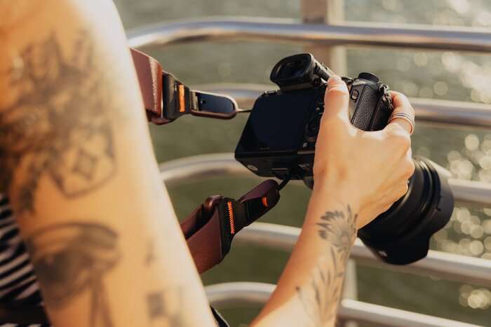 Peak Design Slide Eclipse (švestková)