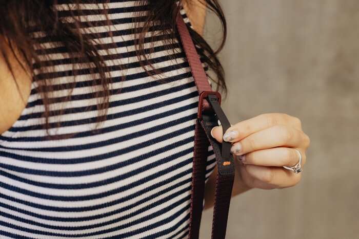 Peak Design Leash Eclipse (švestková)