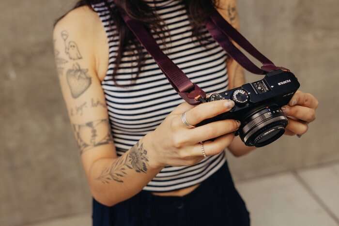 Peak Design Leash Eclipse (švestková)