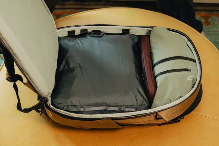 Peak Design Travel Backpack 30L Coyote