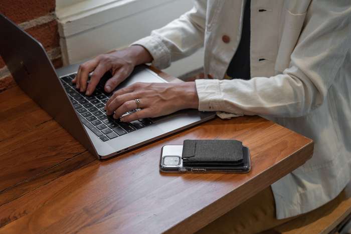 Peak Design Universal Adapter